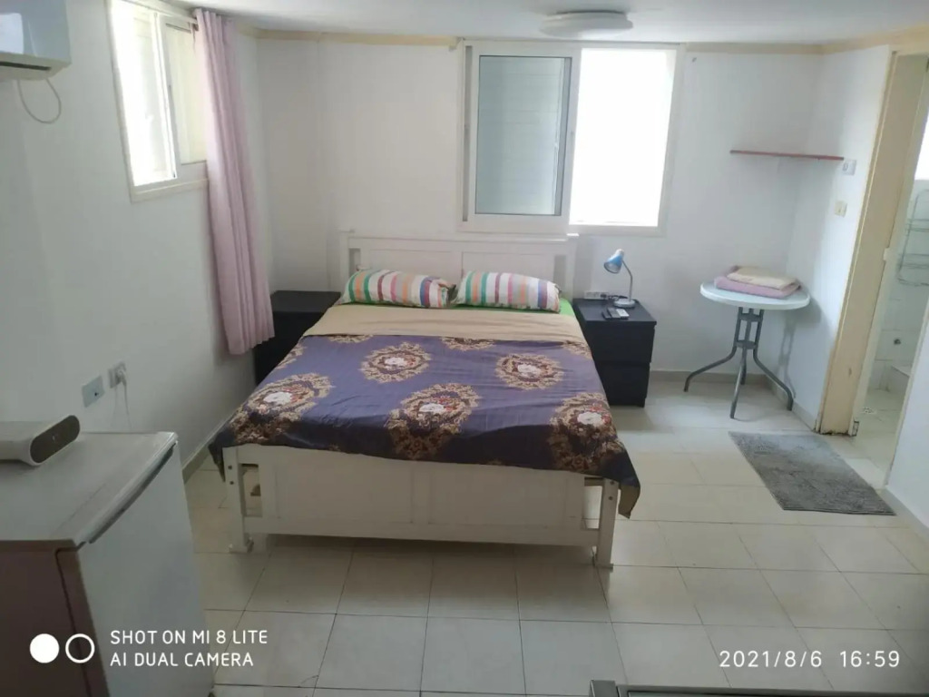 Amirs Apartments