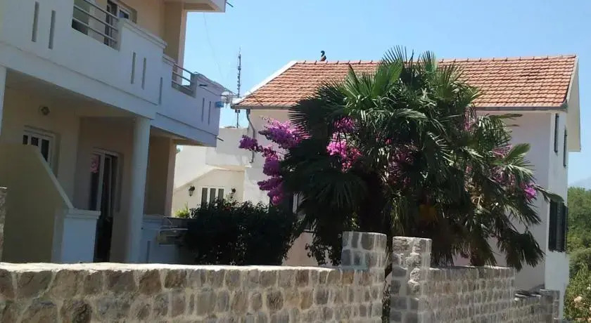 Apartmani Strahinja