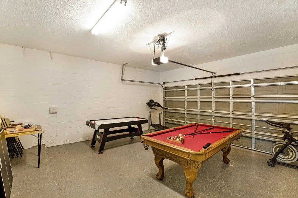 South Facing Pool, Spa & Games Room