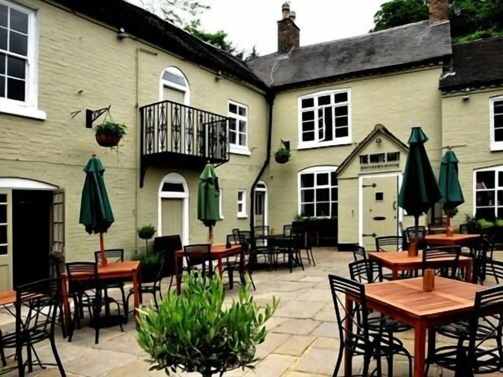White Hart Cafe Bar & Bistro