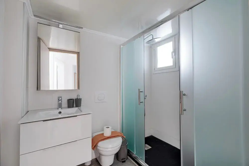 Arco - 2-BR Apt in the Heart of Athens