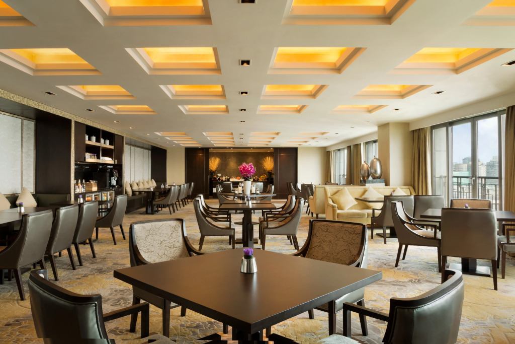 Midtown Shangri-La, Hangzhou, moments from West Lake