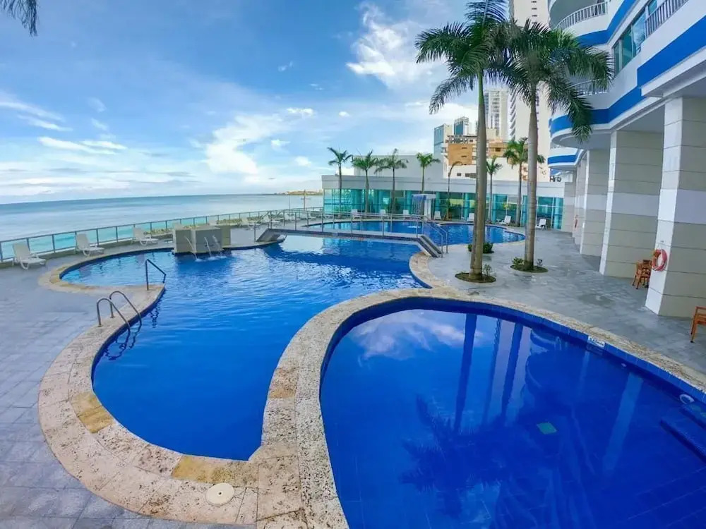 2 Bedroom Beachfront Apartment 2p1-al2 With Pool And Wifi
