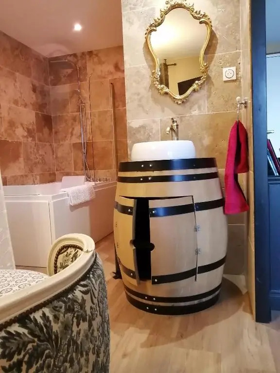 Romantisme et glamour avec spa, piscine et jardin