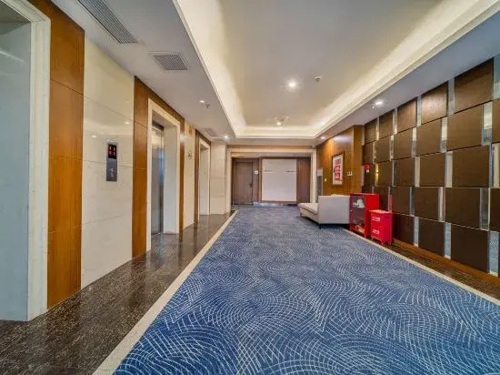 Starway Hotel (Chongqing Auto Expo Center Sanyawan Metro Station)