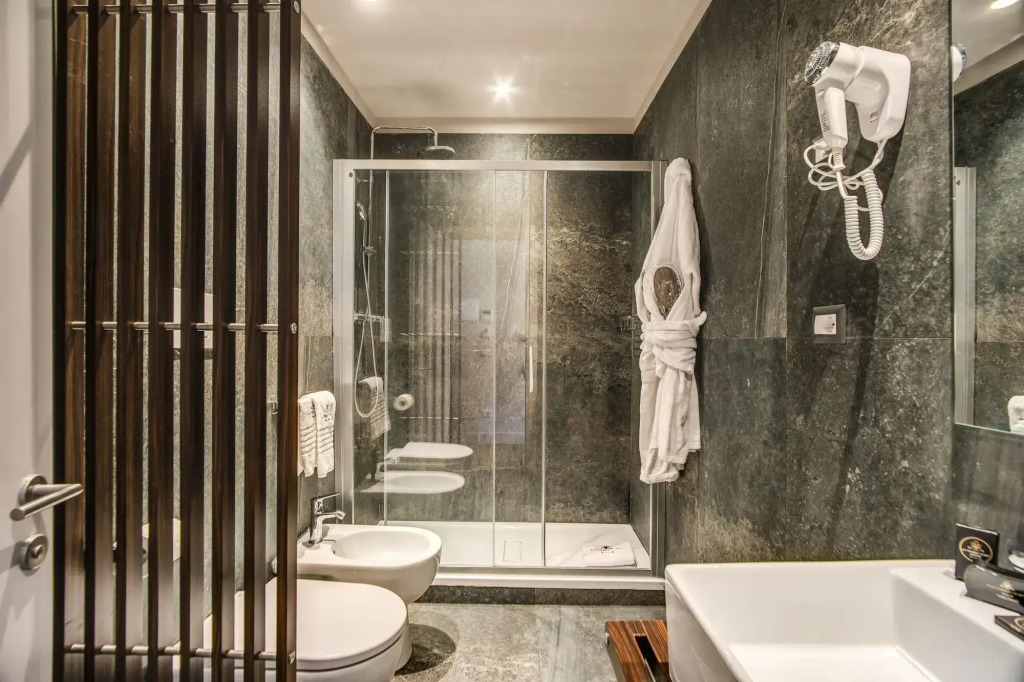 Hotel 77 Seventy-Seven - Maison DArt Collection