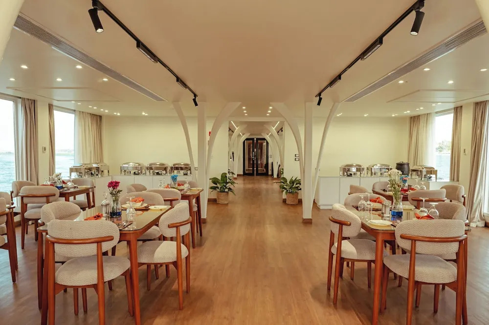 Hathor Ultra Luxury Dahabiya Cruise - Saturday from Luxor