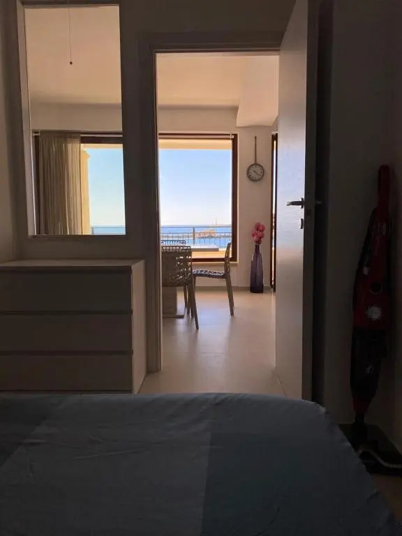 I Tri Scogghi , il mare dalla tua camera da letto