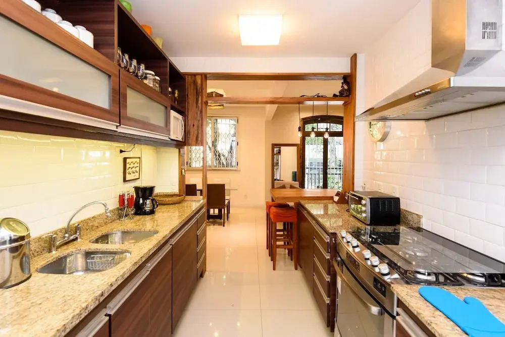 Pet Friendly Apartment 2 Bedroom 200m From Leblon Beach Cavirio Gsm102