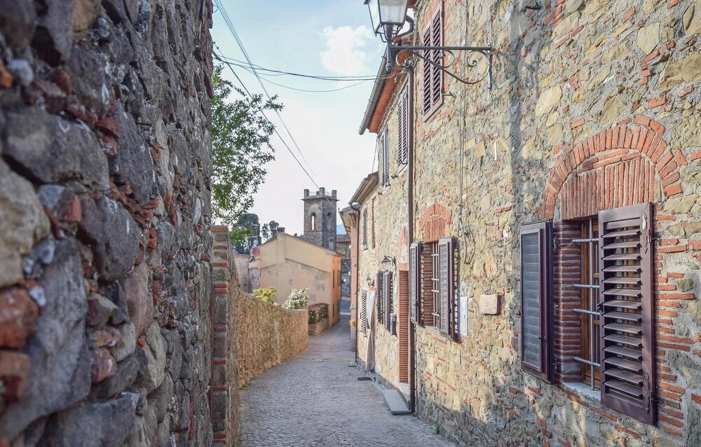 2 Bedroom Amazing Home In Massarosa