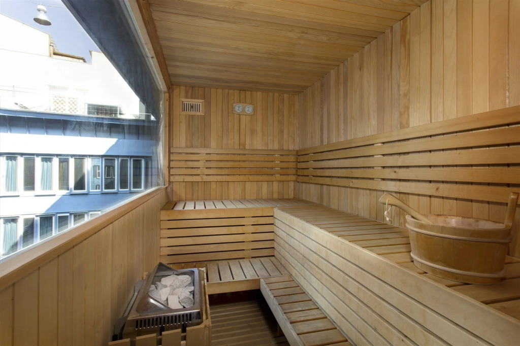 iQ Hotel Roma