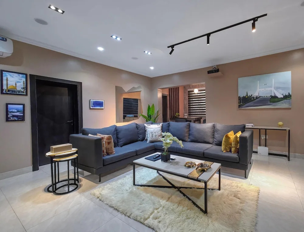 Noble Lite Suites