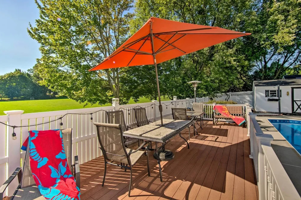Spacious Palmyra Home w/ Fire Pit & Deck!