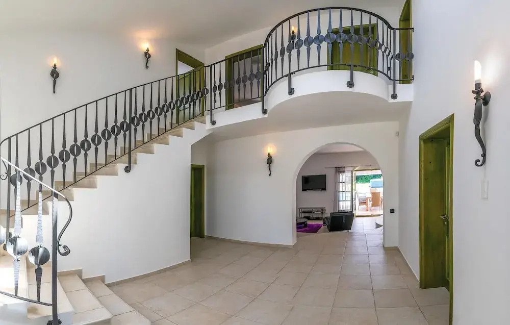 Beautiful Home in Valtura With Wifi and 5 Bedrooms