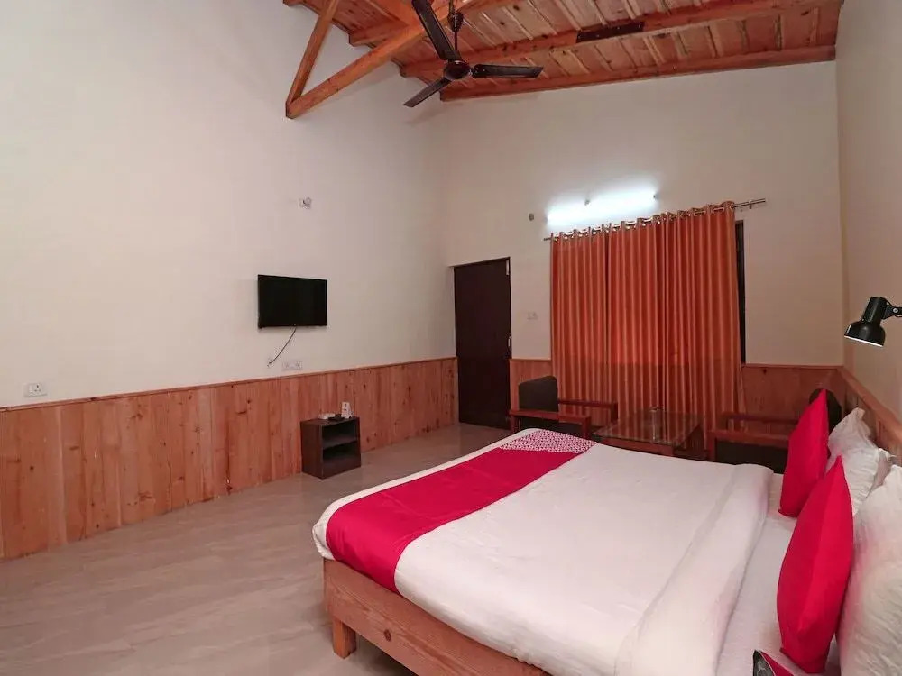 Leela Palace Cottage by OYO Rooms