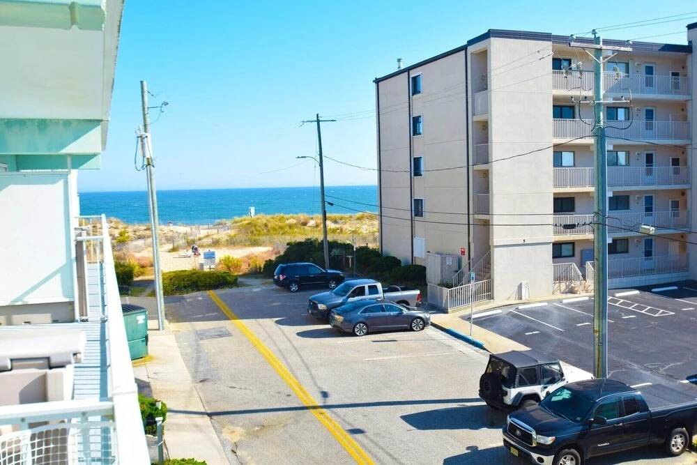 Surfwood 203 2 Bedroom Condo by RedAwning