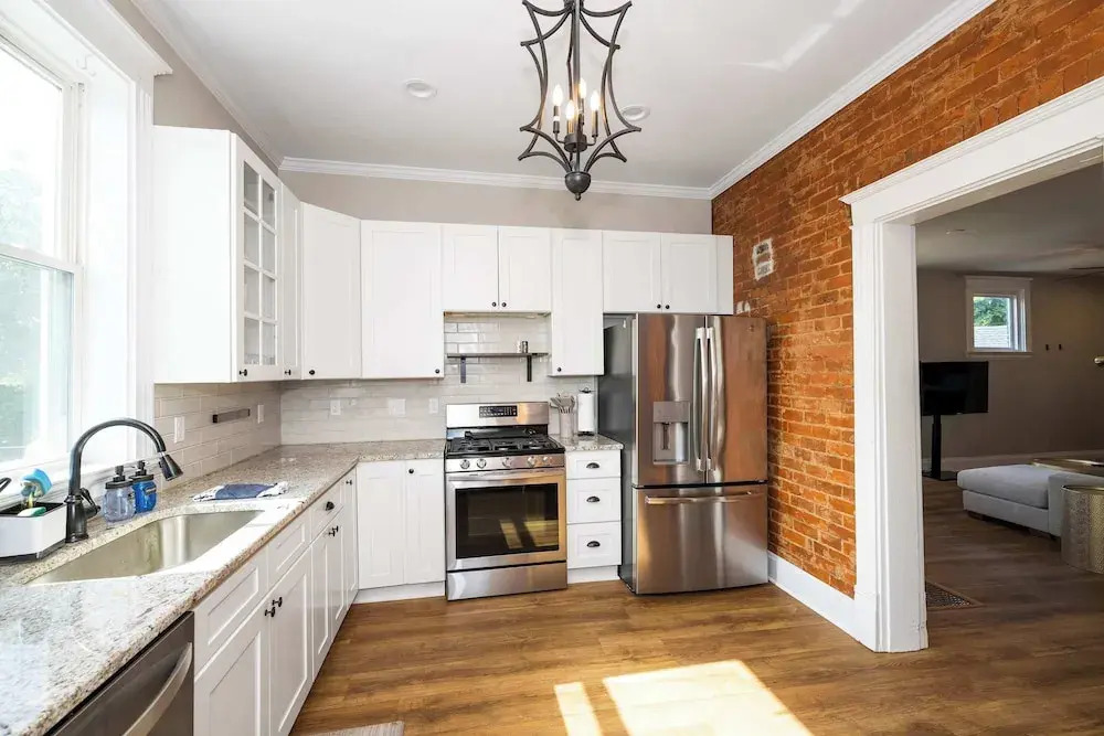 Ludlow Lodge w/ City Views