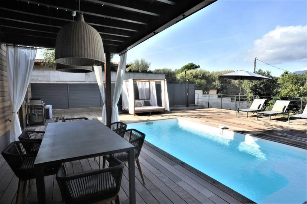 Luxury Villa for 8 people with private swimming pool
