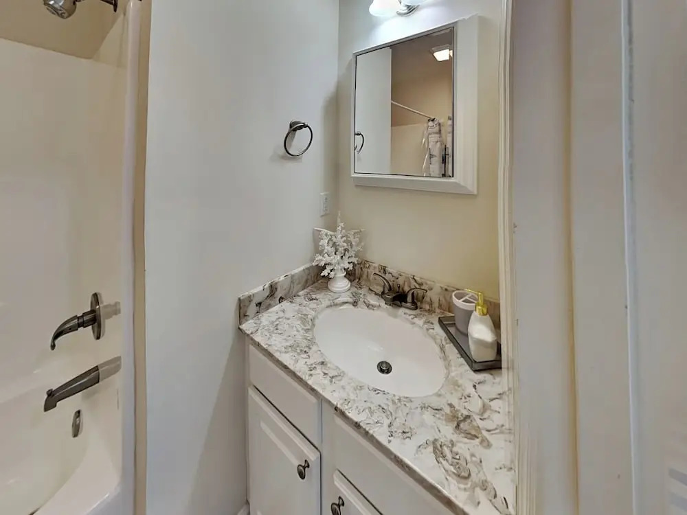 Lovin' Lowe Tide by Topsail Realty