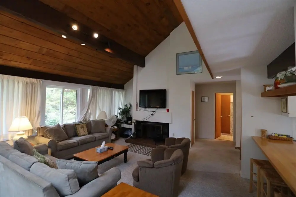 Waterville Valley Vacation Condo Close to Town Square and Free Shuttle to Ski Area! - Ss6v
