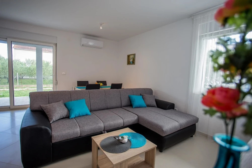 Enelani Apartments