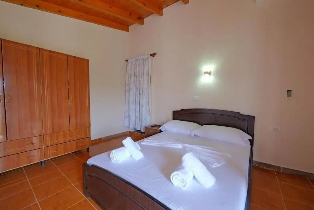 Vila Xhovani