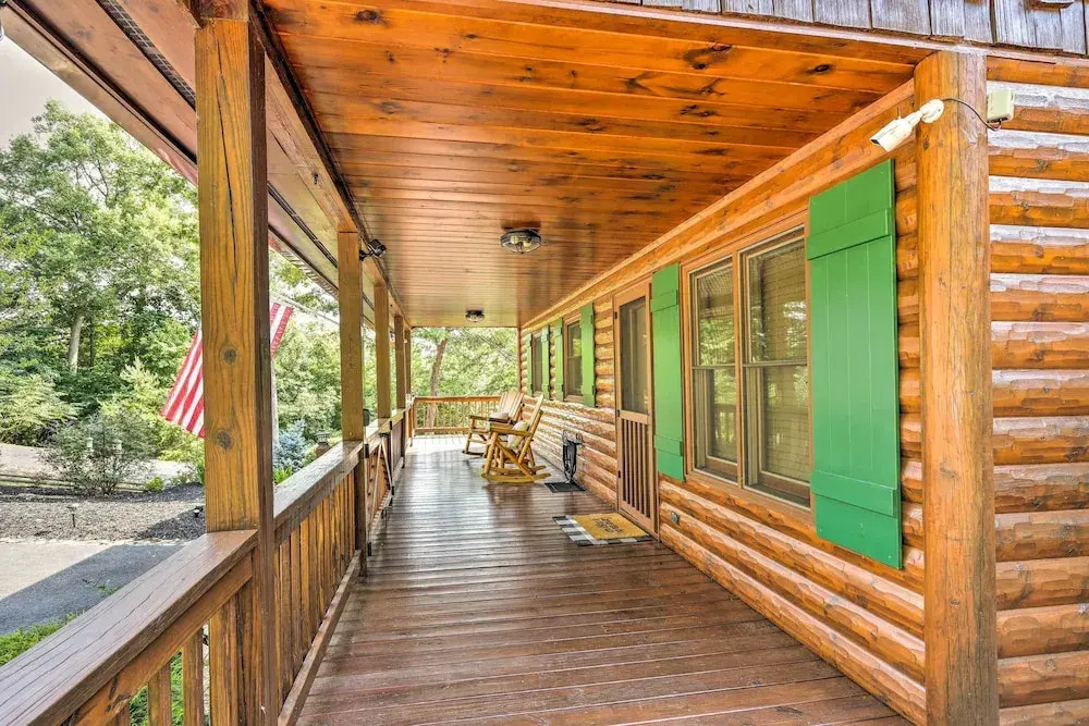Serene Blue Ridge Cabin ~ 3 Mi to Downtown!