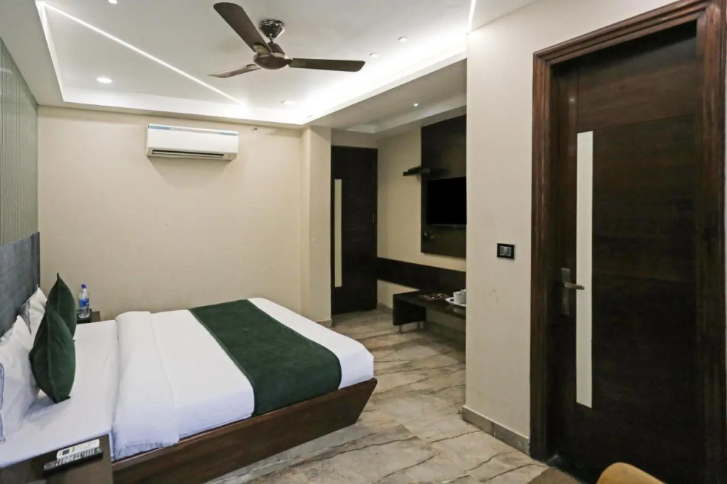 The Vanson Delite "Newly Rebuilt 2026" - Near New Delhi Station & Connaught Place