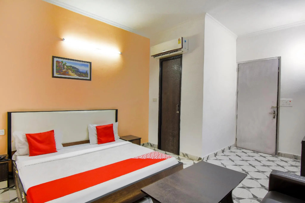OYO 46735 Hotel Royal Dreams