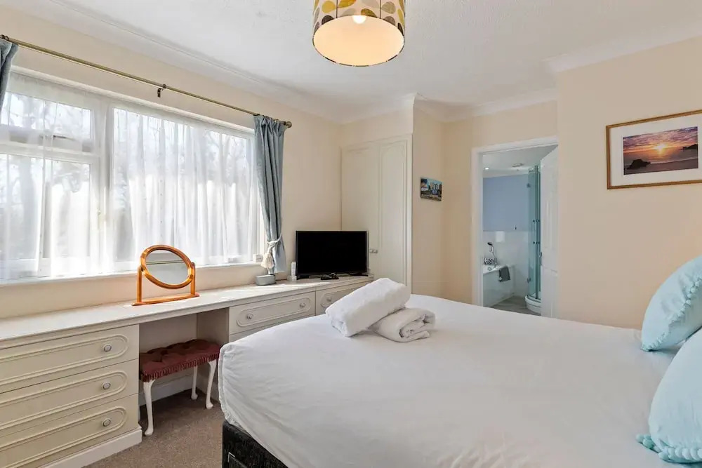 Honeyfield Lodge - Spacious Cottage Rural Views