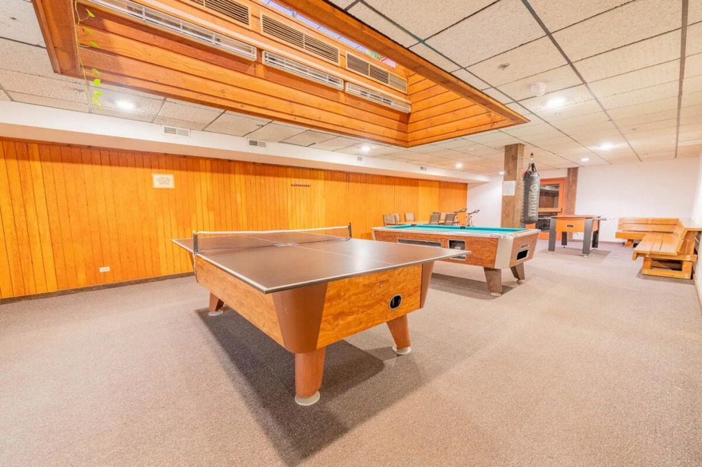 The Yak Shack: Incredible Mountain View Condo