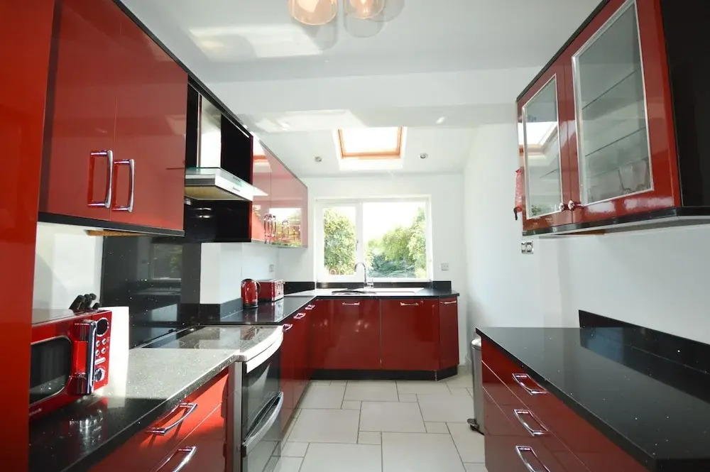 Fantastic 4 Bedroom House In Bath With Garden