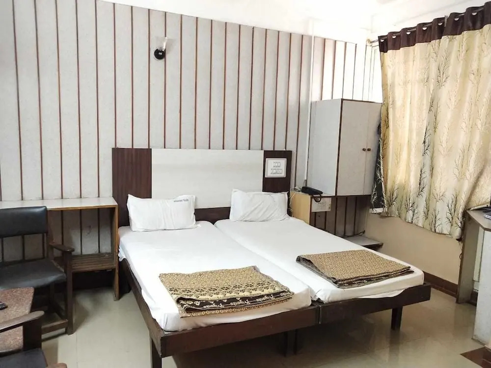 Hotel Abhiman by iROOMZ
