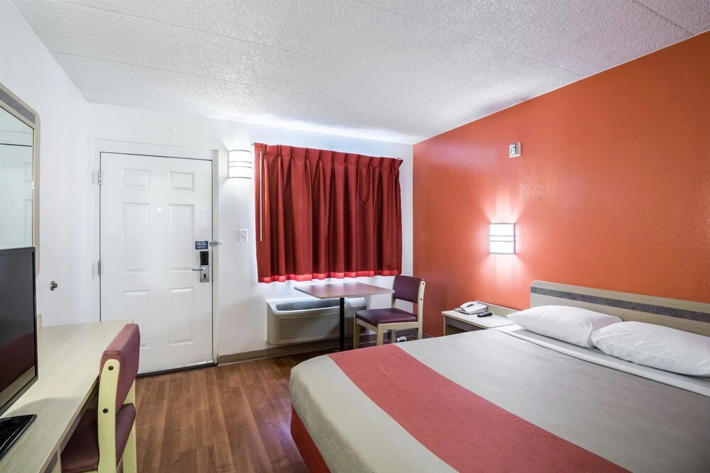 Motel 6 Chicago Southwest - Aurora