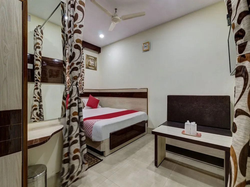 OYO 4283 Hotel Satguru