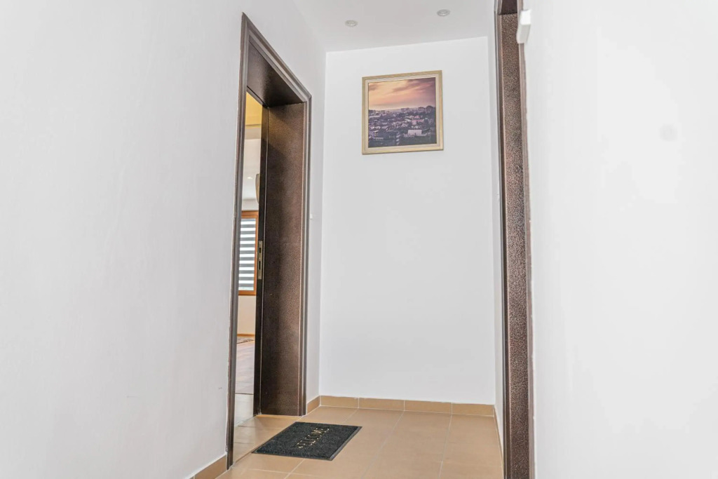 Shushi's Central Studio Apartment