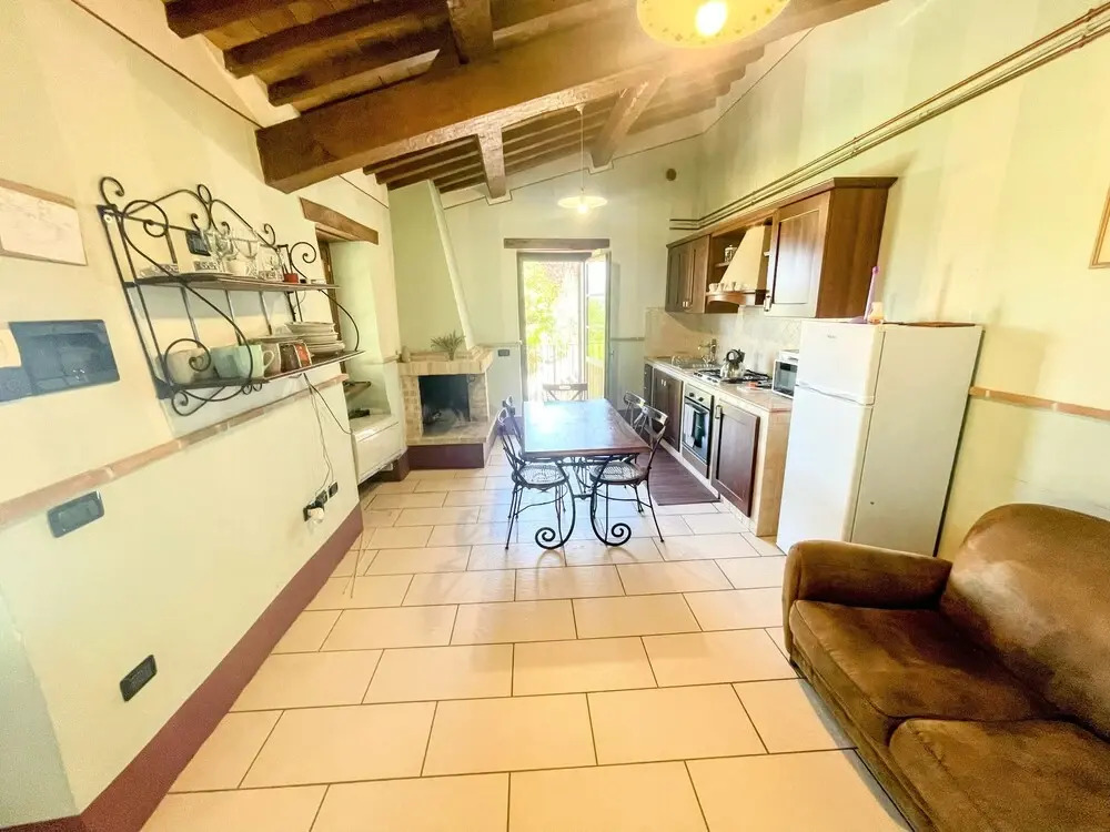 Apt 2. Air Con. Free car Park. Infinity Pool. Beautiful Grounds. Sleeps 4