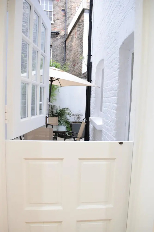 1 Bedroom Flat With Terrace In Pimlico