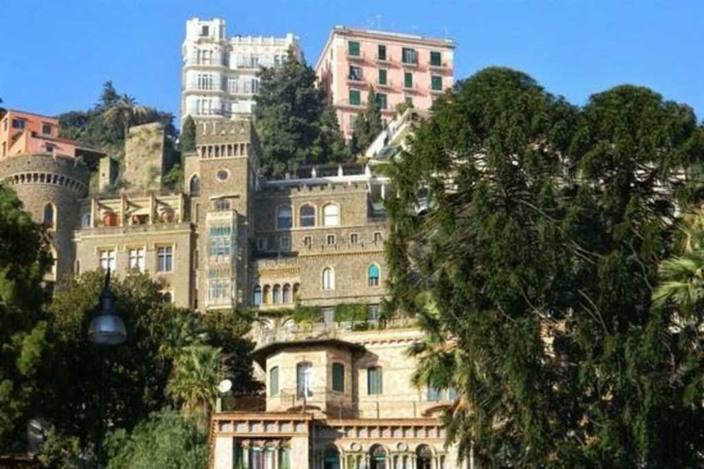 Amedeo Square