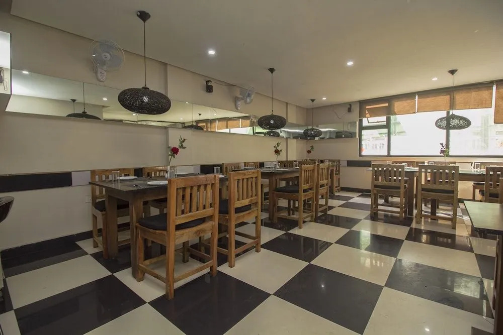 OYO 28171 Kava Suites