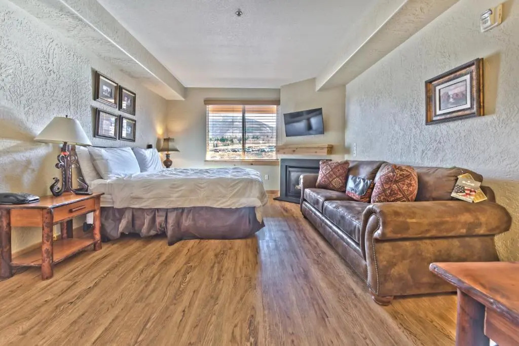 Silverado Lodge One Bedroom plus Loft by Canyons Village Rentals 223B