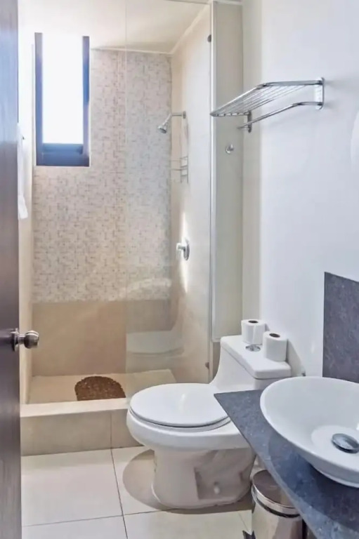 Save, pretty apt. W/playground, in Monterrey’s Center, 3 room, 1KSB, 2 SB, 2BTH. By Mty Living. S2 702