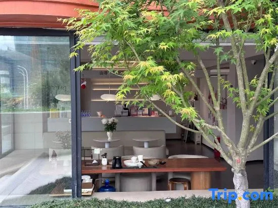 Xiamen Shanxun Qijia Jinyuan Hotel (Guankou Wanda Medical College)