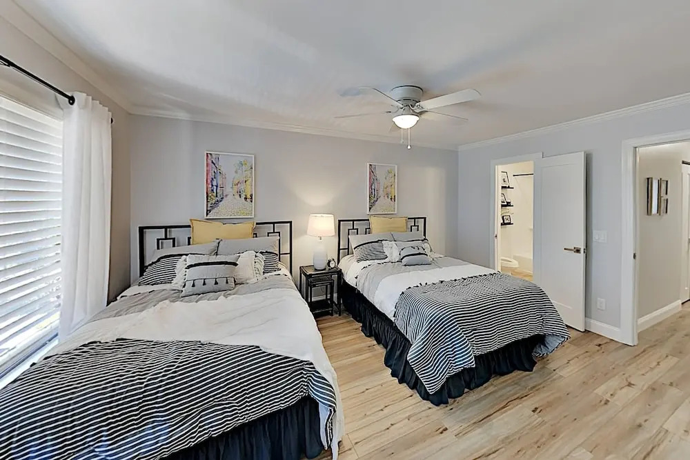 80courts 2 Bedroom Condo