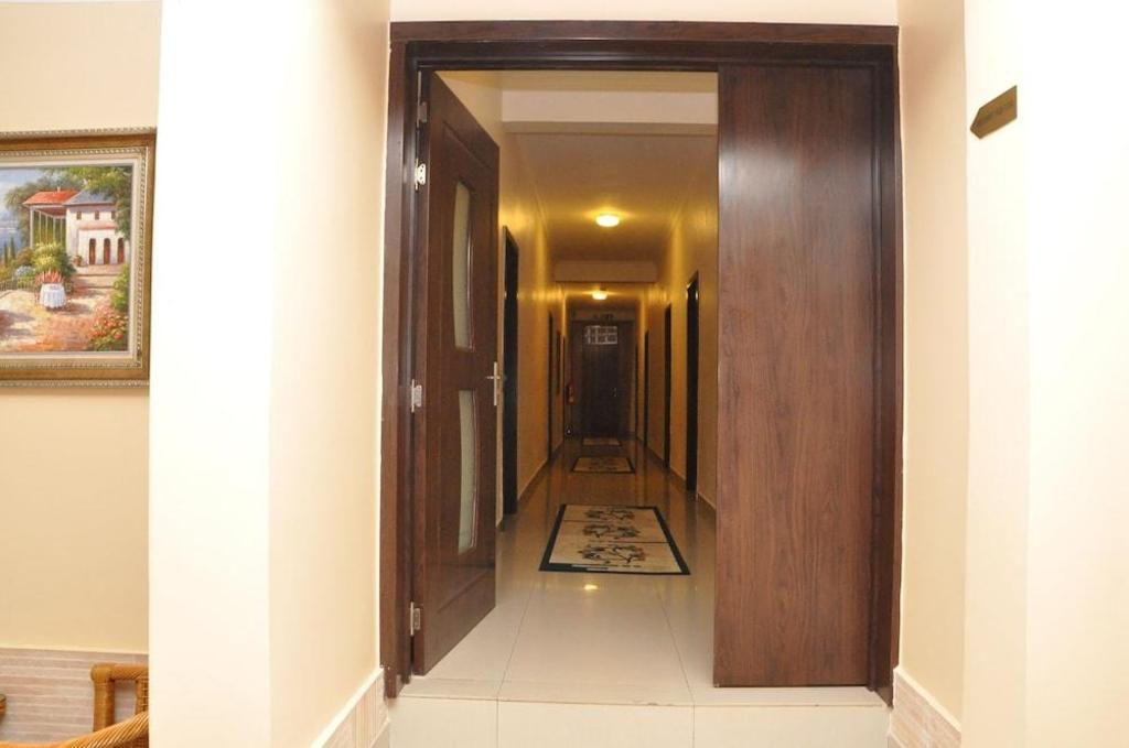 Garr Hotel