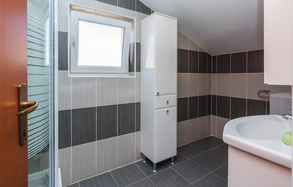 Beautiful Home in Pristeg With 4 Bedrooms, Wifi and Outdoor Swimming Pool