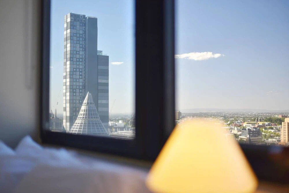 3 Bedrooms above Emporium Shopping Centre