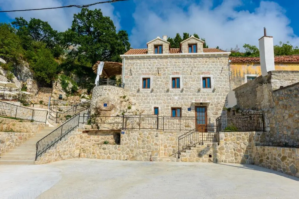 Villa Stone-Exceptional private Estate