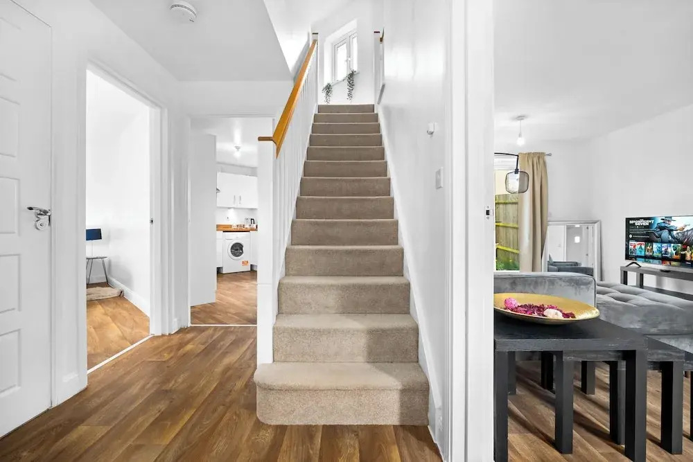 Spacious 4-bed House in Leicester/free Parking