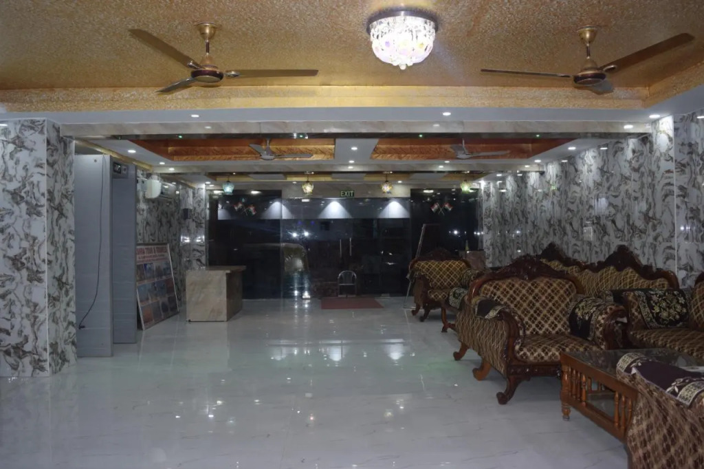 Airport Hotel The Paramont